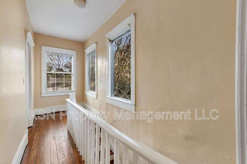 Newly renovated 4-Bedroom Home with 2 Full Baths in Savannah property image