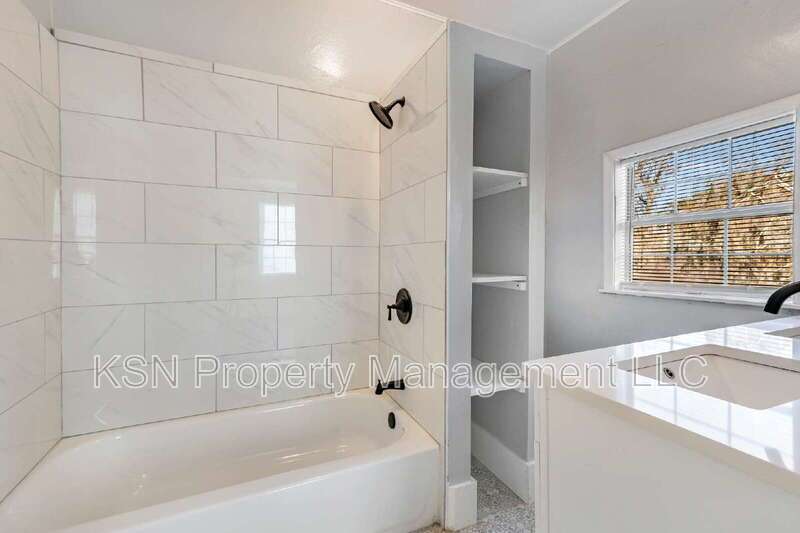 Newly renovated 4-Bedroom Home with 2 Full Baths in Savannah property image