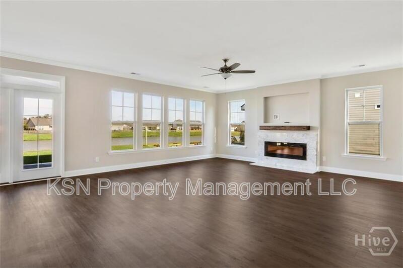 Beautiful home in the Cumberland Point subdivision property image