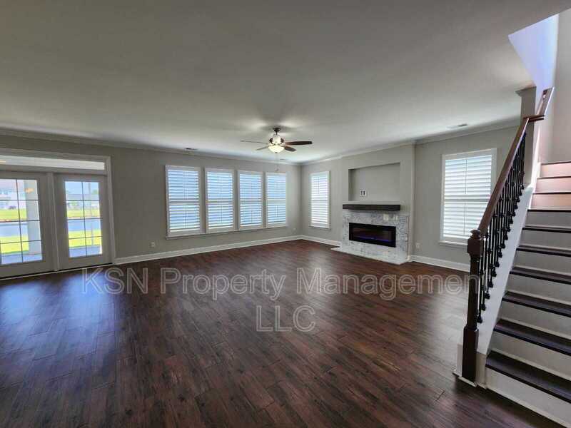 Beautiful home in the Cumberland Point subdivision property image