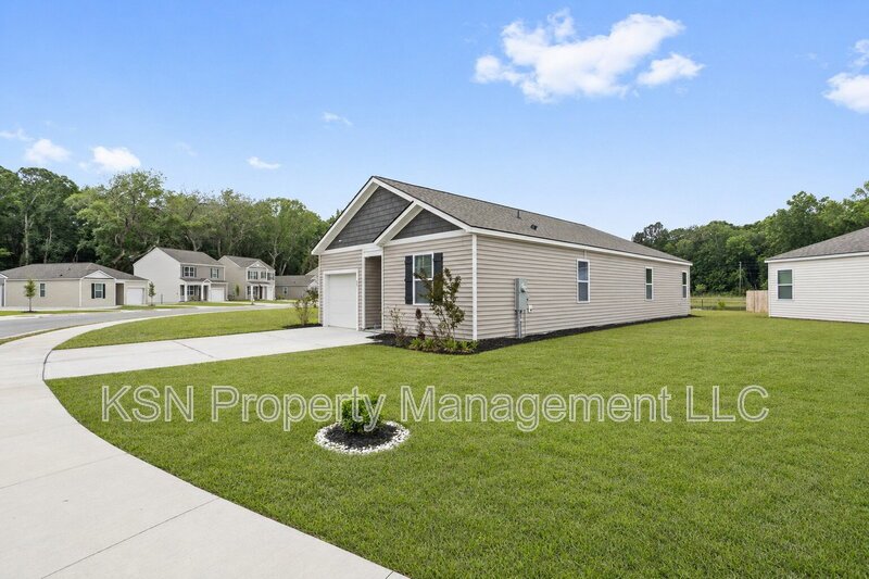 Recently built 4 bedroom home! property image