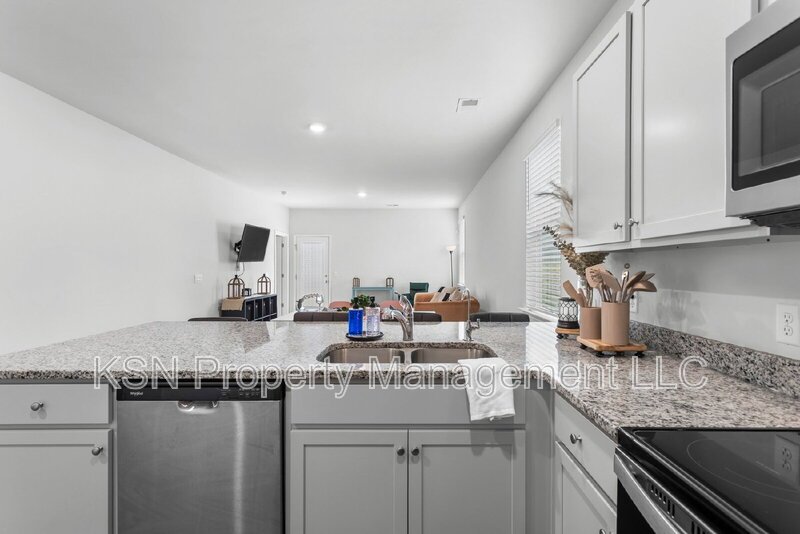 Recently built 4 bedroom home! property image