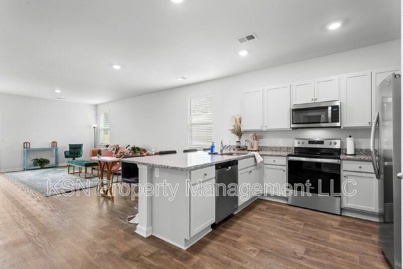 Recently built 4 bedroom home! property image