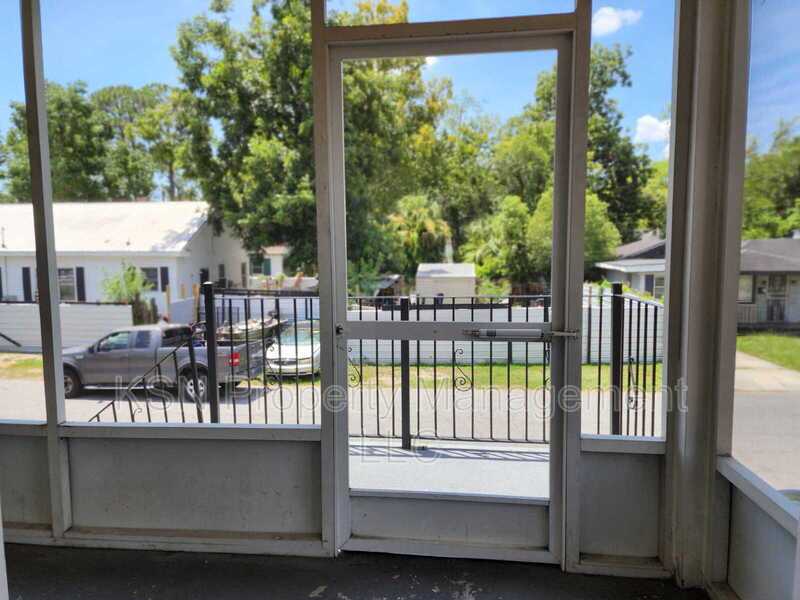 1 bedroom upstairs unit property image