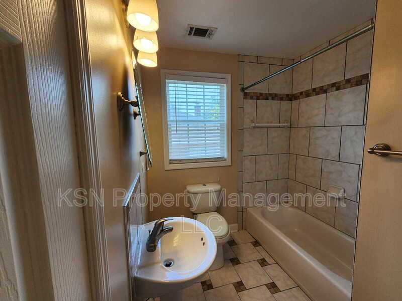 1 bedroom upstairs unit property image