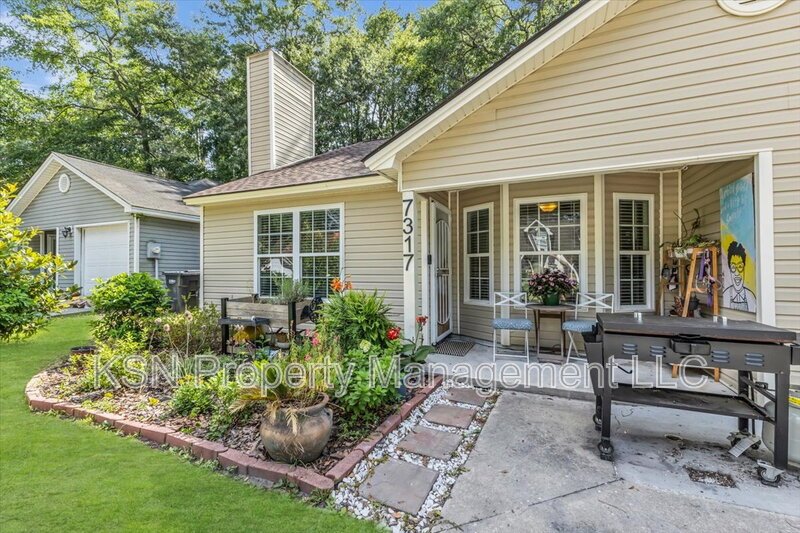 Three bedroom home with a great location and a fenced yard. property image