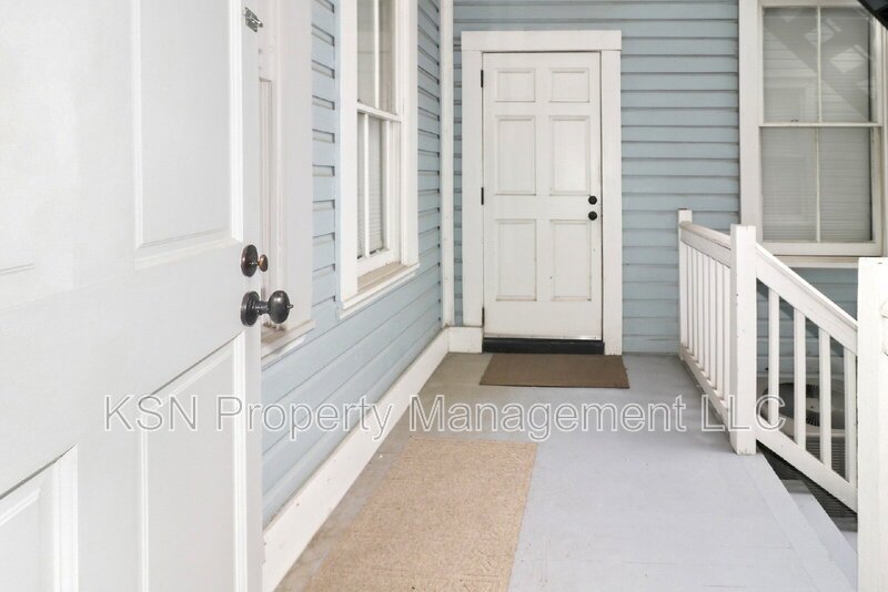 Lovely parlor level condo close to Forsyth Park property image