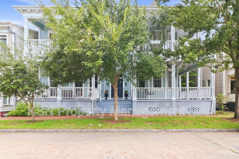 Lovely parlor level condo close to Forsyth Park property image