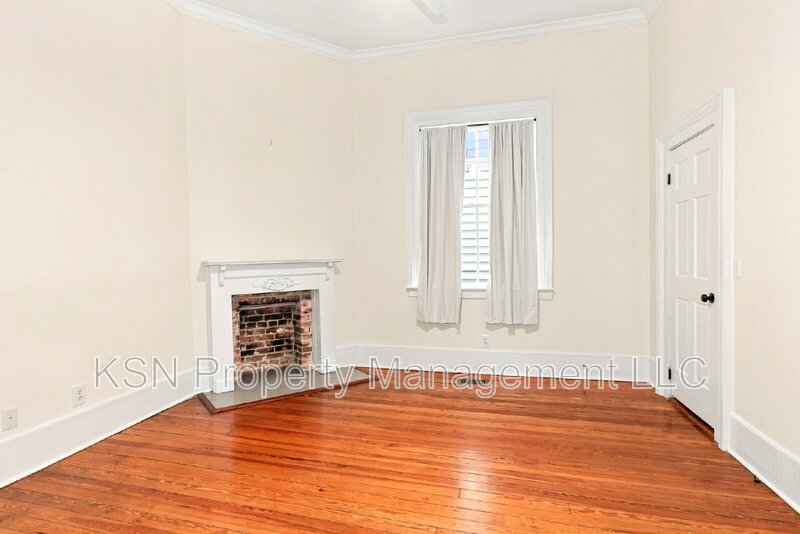 Lovely parlor level condo close to Forsyth Park property image