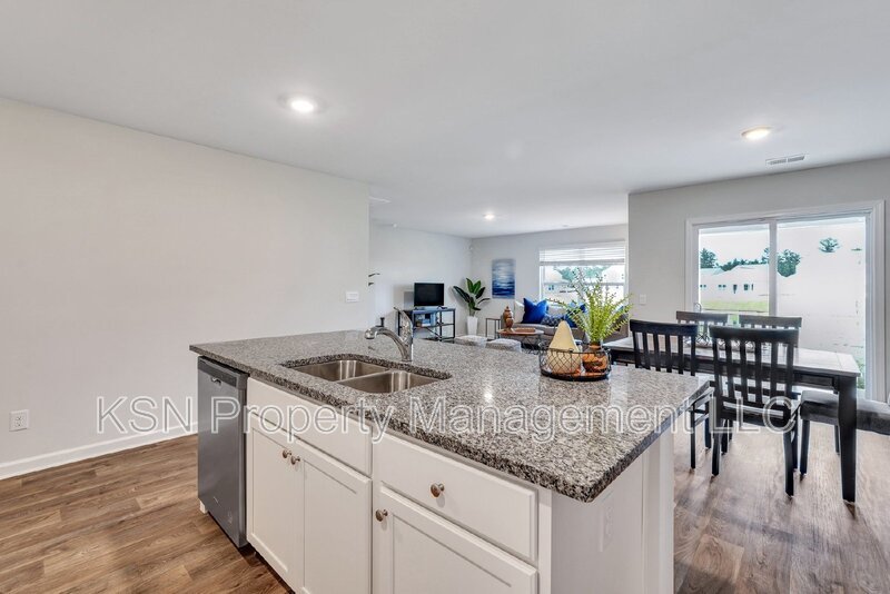 Furnished 4 bedroom executive rental in Bloomingdale. property image