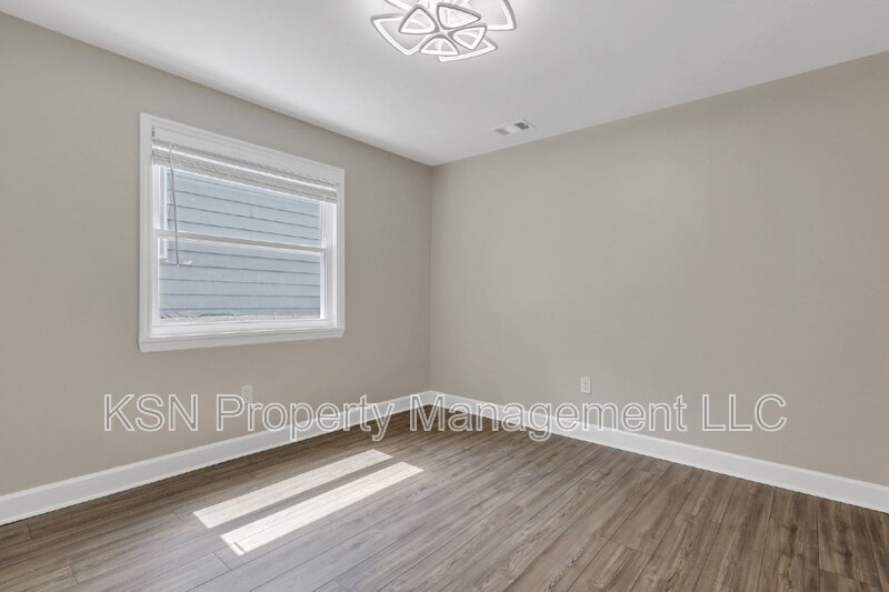 Charming 2-Bedroom Home in Savannah with Modern Amenities and Cozy Appeal! property image