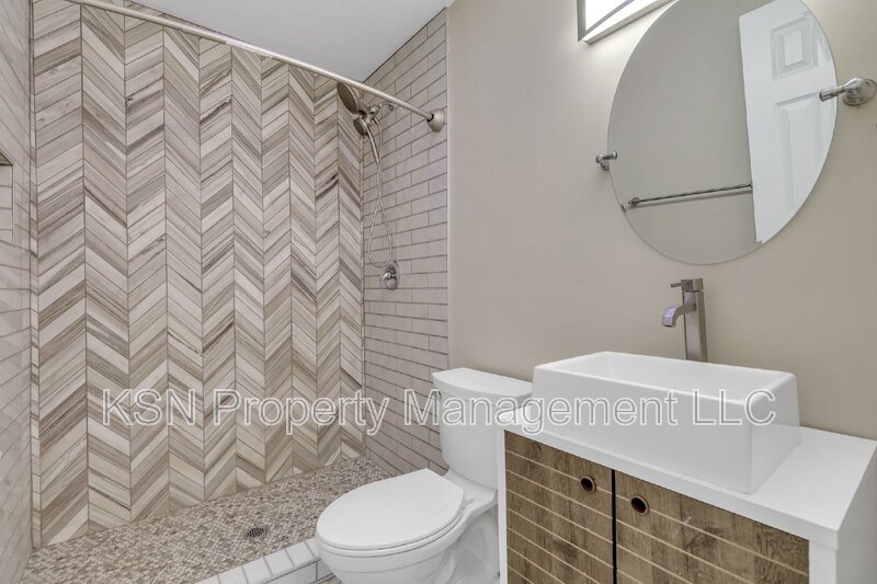 Charming 2-Bedroom Home in Savannah with Modern Amenities and Cozy Appeal! property image