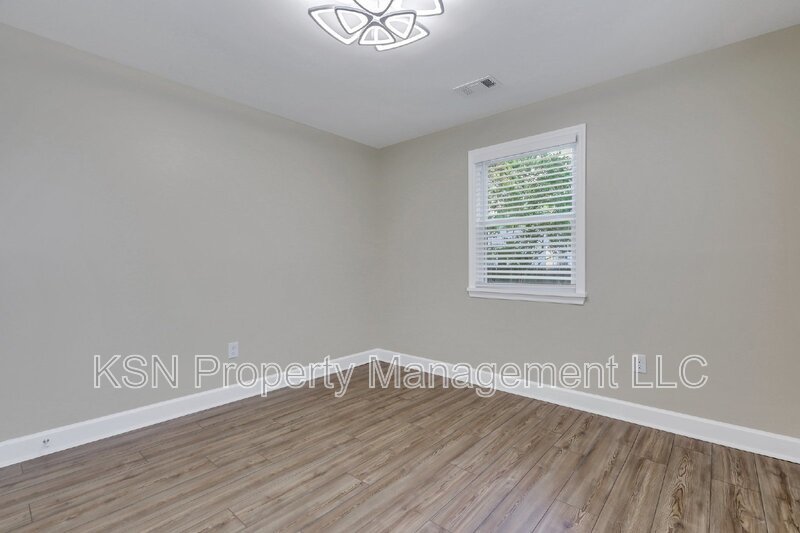 Charming 2-Bedroom Home in Savannah with Modern Amenities and Cozy Appeal! property image