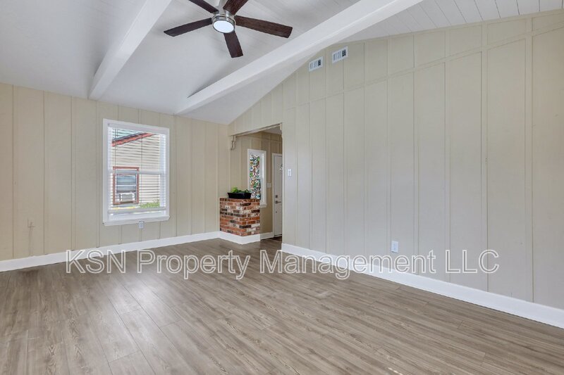 Charming 2-Bedroom Home in Savannah with Modern Amenities and Cozy Appeal! property image