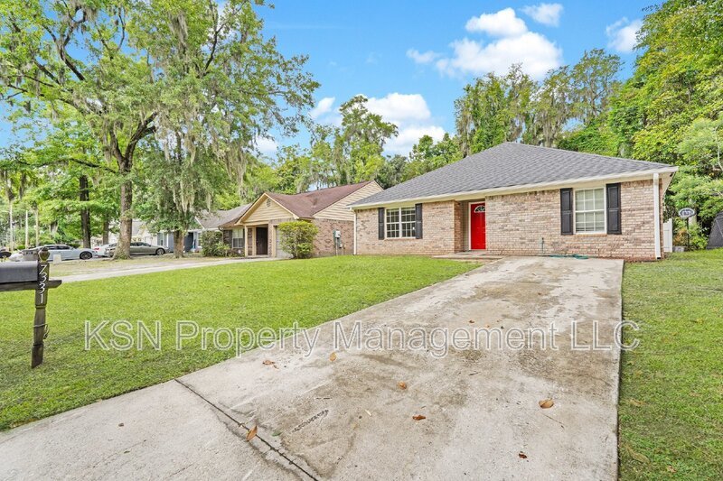 3-Bed, 2-Bath Home on Leghorn Street in Savannah! property image