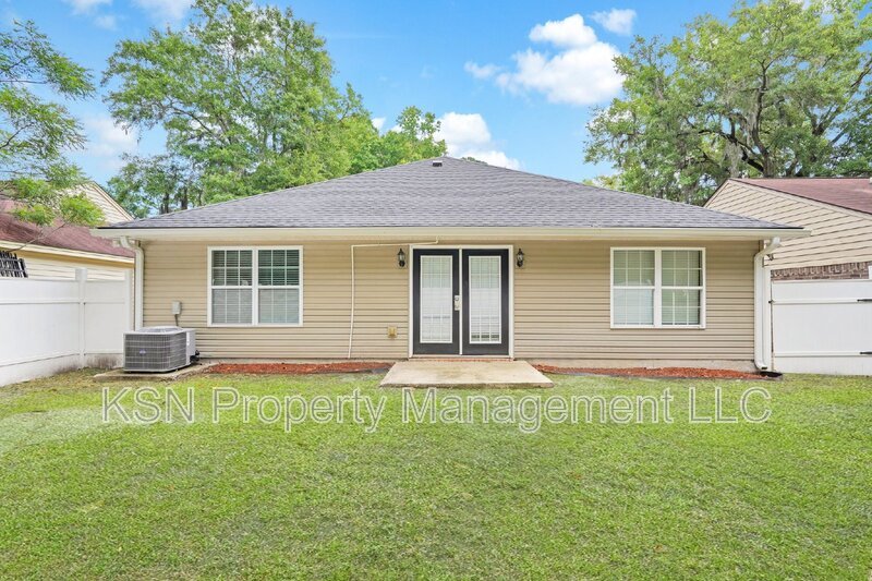 3-Bed, 2-Bath Home on Leghorn Street in Savannah! property image