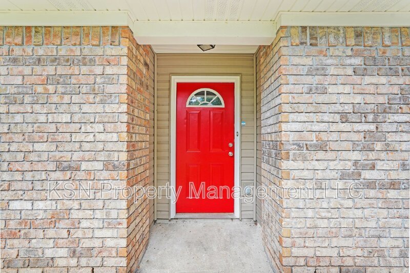 3-Bed, 2-Bath Home on Leghorn Street in Savannah! property image