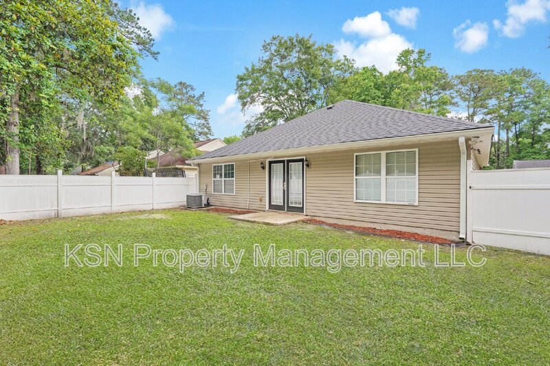 3-Bed, 2-Bath Home on Leghorn Street in Savannah! property image