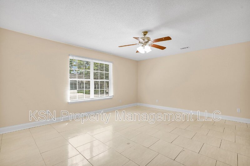 3-Bed, 2-Bath Home on Leghorn Street in Savannah! property image