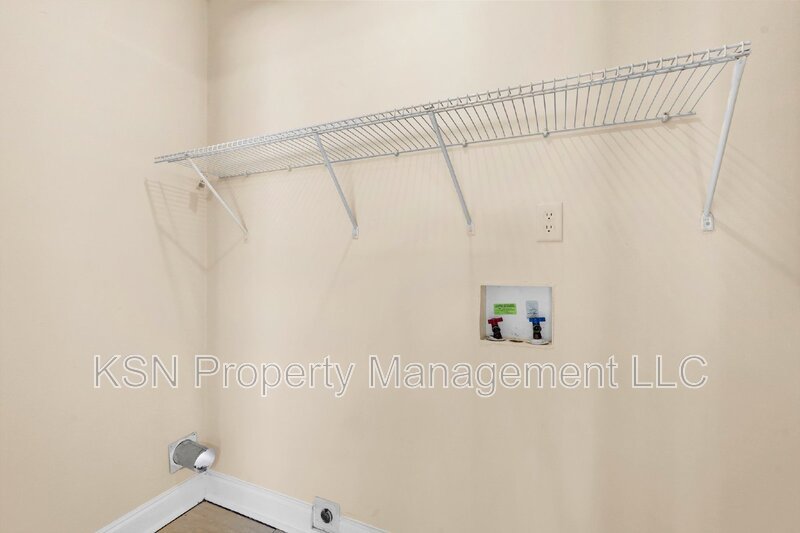 3-Bed, 2-Bath Home on Leghorn Street in Savannah! property image