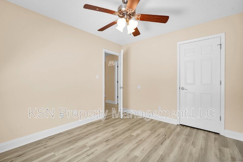 3-Bed, 2-Bath Home on Leghorn Street in Savannah! property image