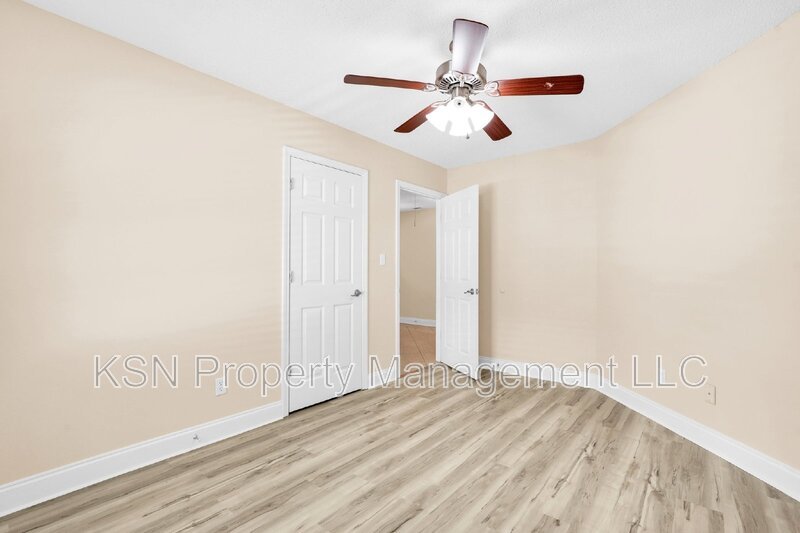 3-Bed, 2-Bath Home on Leghorn Street in Savannah! property image