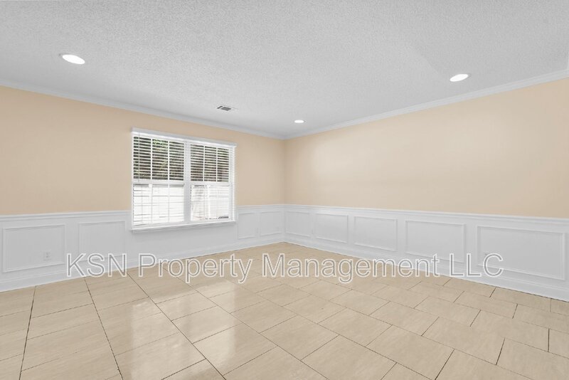 3-Bed, 2-Bath Home on Leghorn Street in Savannah! property image