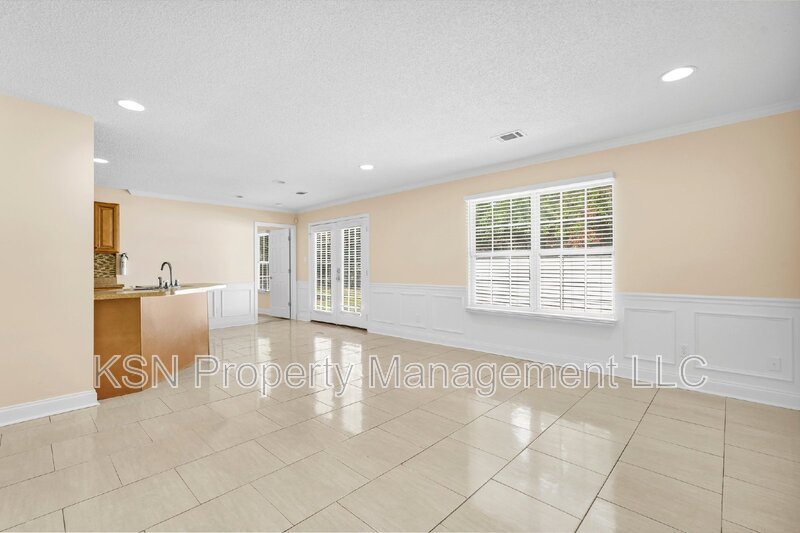 3-Bed, 2-Bath Home on Leghorn Street in Savannah! property image