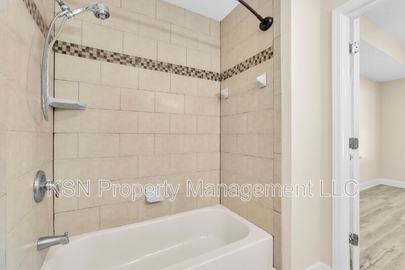 3-Bed, 2-Bath Home on Leghorn Street in Savannah! property image