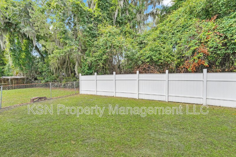 3-Bed, 2-Bath Home on Leghorn Street in Savannah! property image