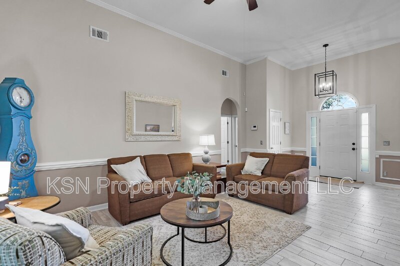 Beautiful and spacious home in Pooler. Available September property image