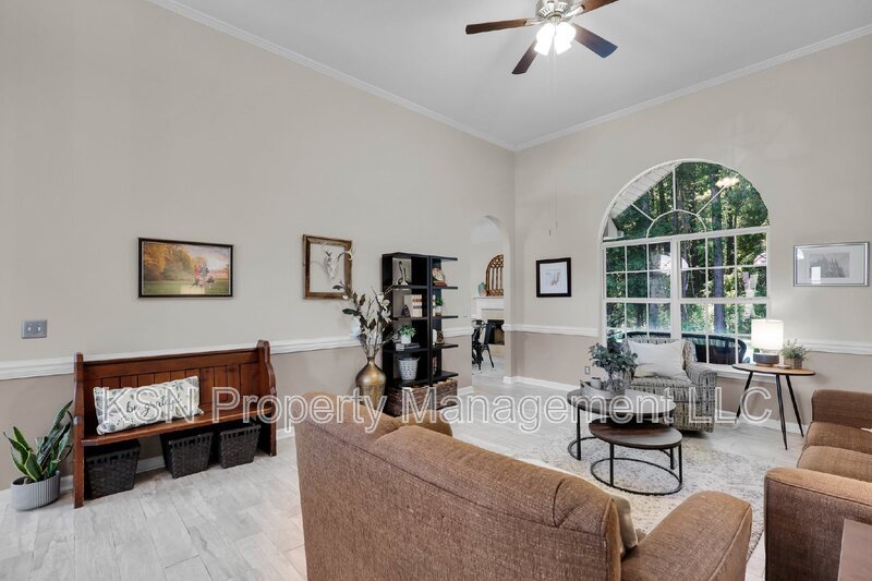 Beautiful and spacious home in Pooler. Available September property image