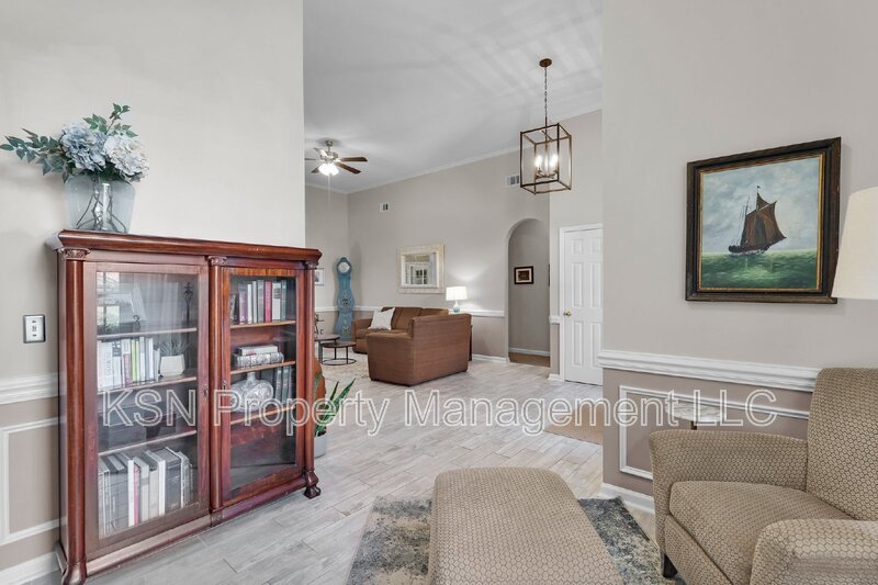 Beautiful and spacious home in Pooler. Available September property image
