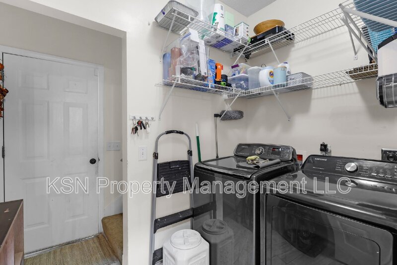 Beautiful and spacious home in Pooler. Available September property image