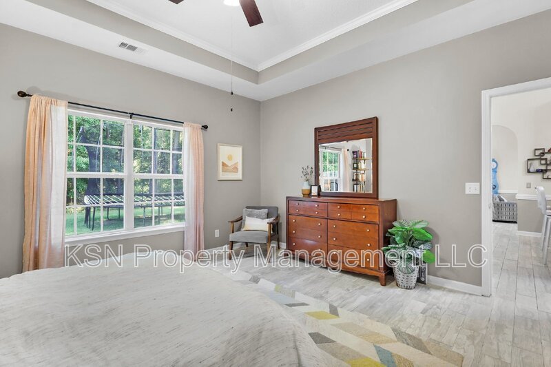 Beautiful and spacious home in Pooler. Available September property image