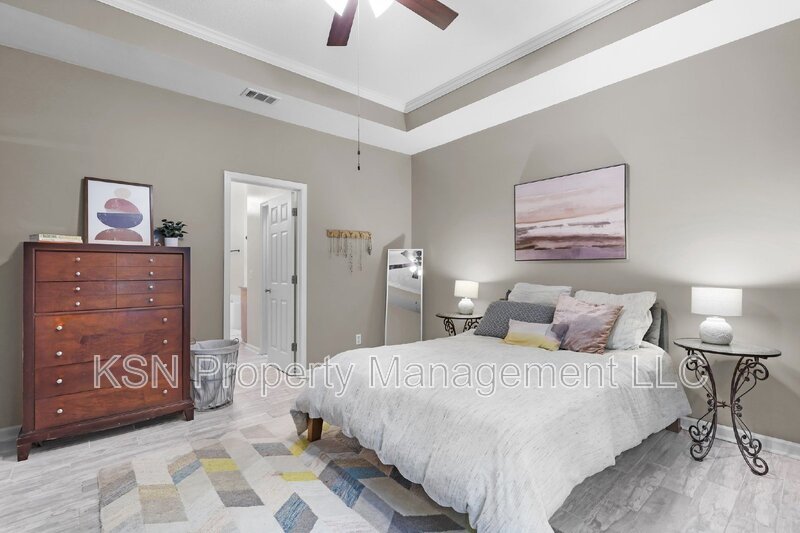 Beautiful and spacious home in Pooler. Available September property image