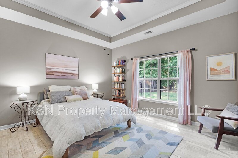 Beautiful and spacious home in Pooler. Available September property image