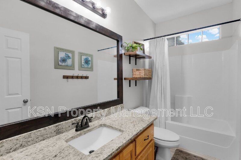 Beautiful and spacious home in Pooler. Available September property image