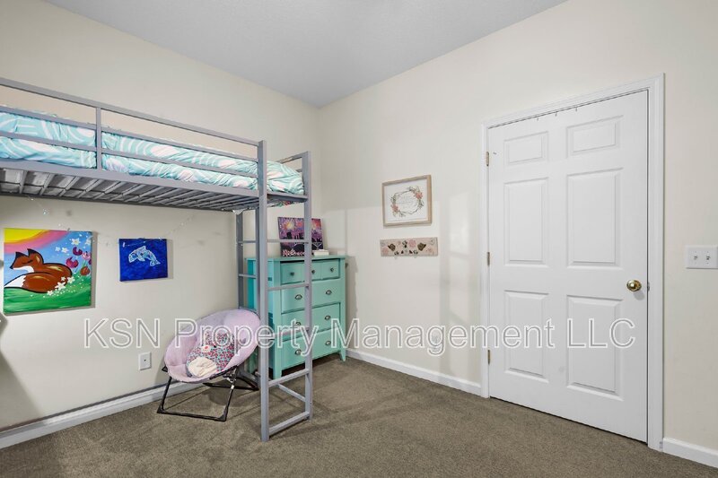 Beautiful and spacious home in Pooler. Available September property image