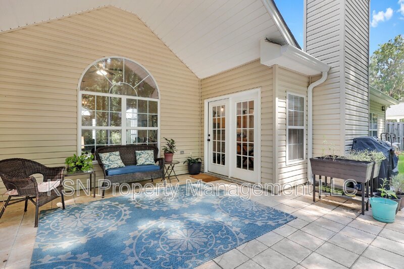 Beautiful and spacious home in Pooler. Available September property image